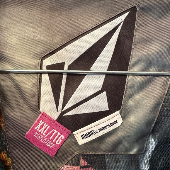 Volcom Size 2XL Stone Falling Down Ski Snowboard Jacket Green Camo Zip Snap Hood - Picture 3 of 11